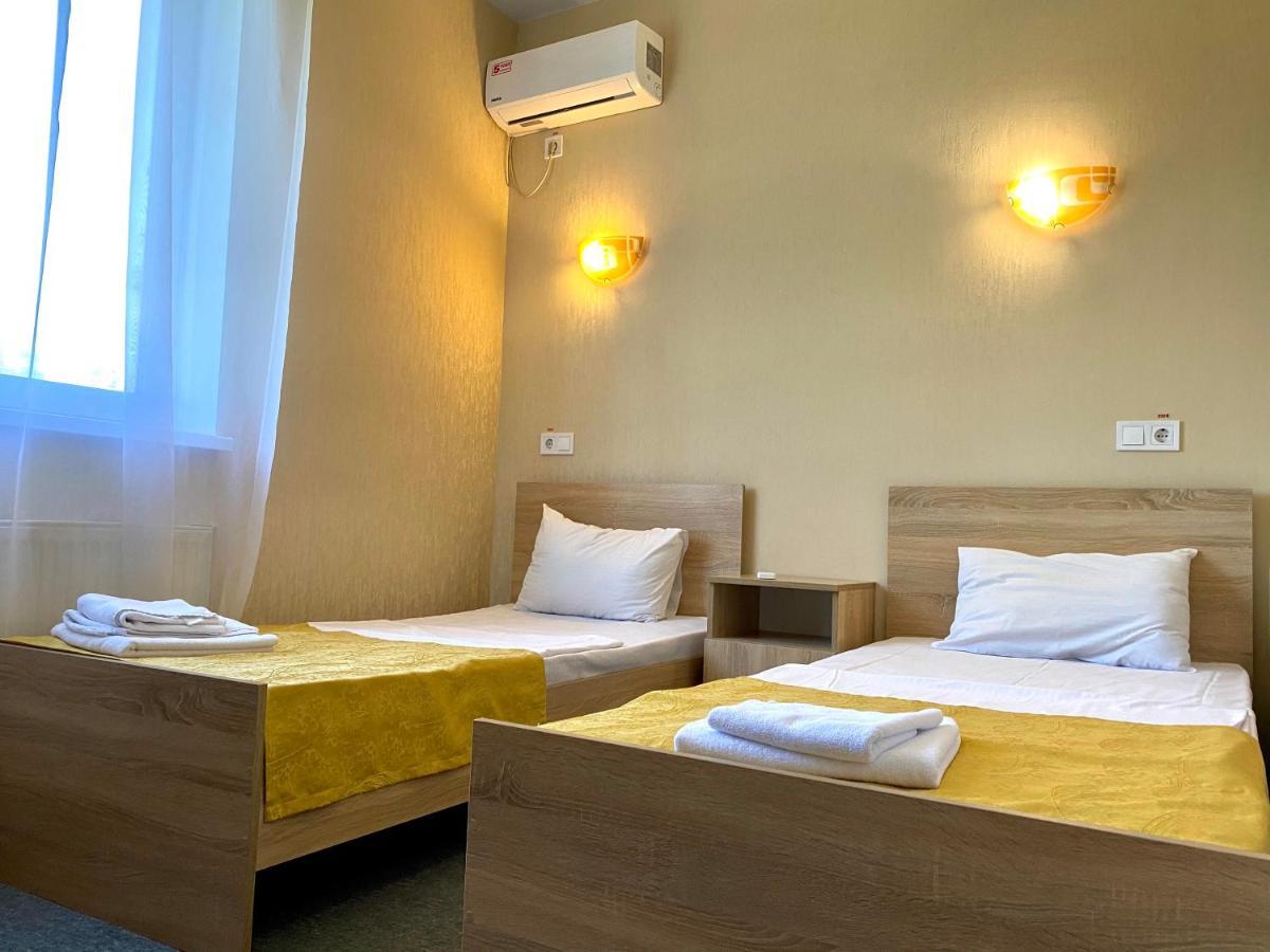 Guest House Sotni Kiev Eksteriør bilde