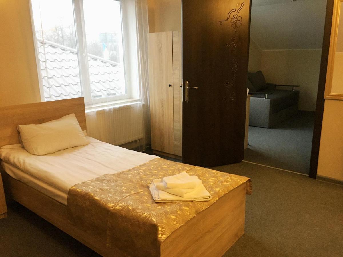 Guest House Sotni Kiev Eksteriør bilde